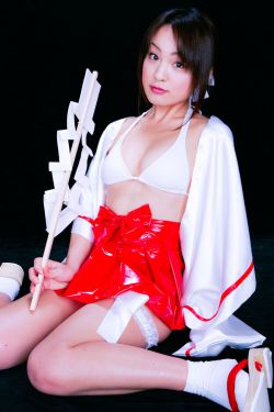 脱衣女