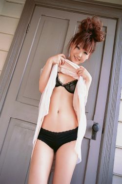 《医生含着我的奶边摸边做电影》