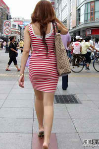 《变成黑皮辣妹后跟朋友做了未增删樱花同类型》